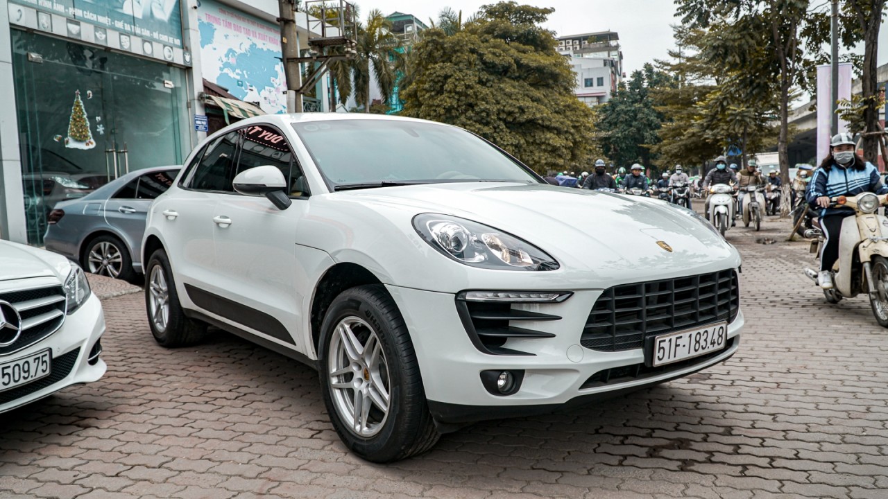 Porsche Cayenne Platinum nhận cọc và có giá bán từ hơn 51 tỷ đồng tại Việt  Nam