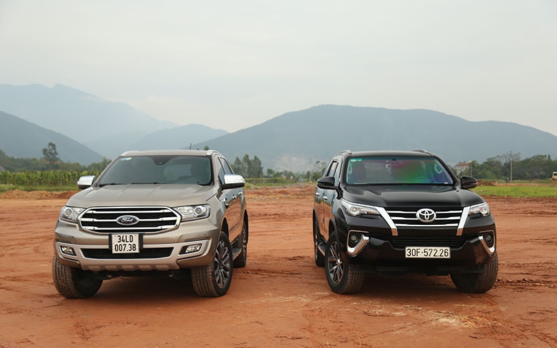 so sanh ford everest at voi toyota fortuner at