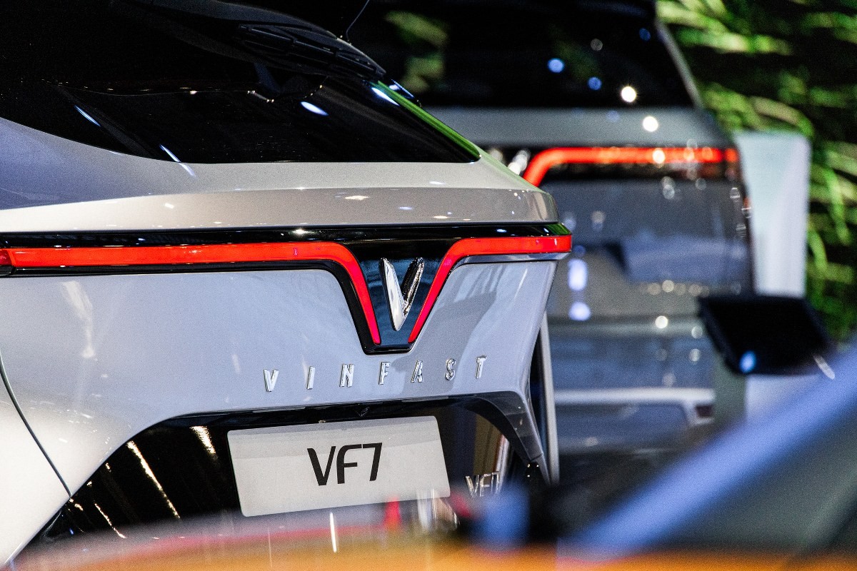 Hình chi tiết ô tô điện VinFast VF7 vừa ra mắt