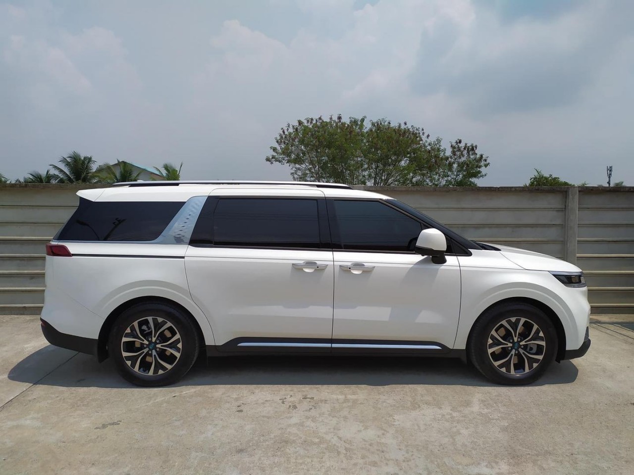 Hình thực tế Kia Sedona 2021 tại Thái Lan | Suzuki Wagon Club - Niềm đam mê  giản dị