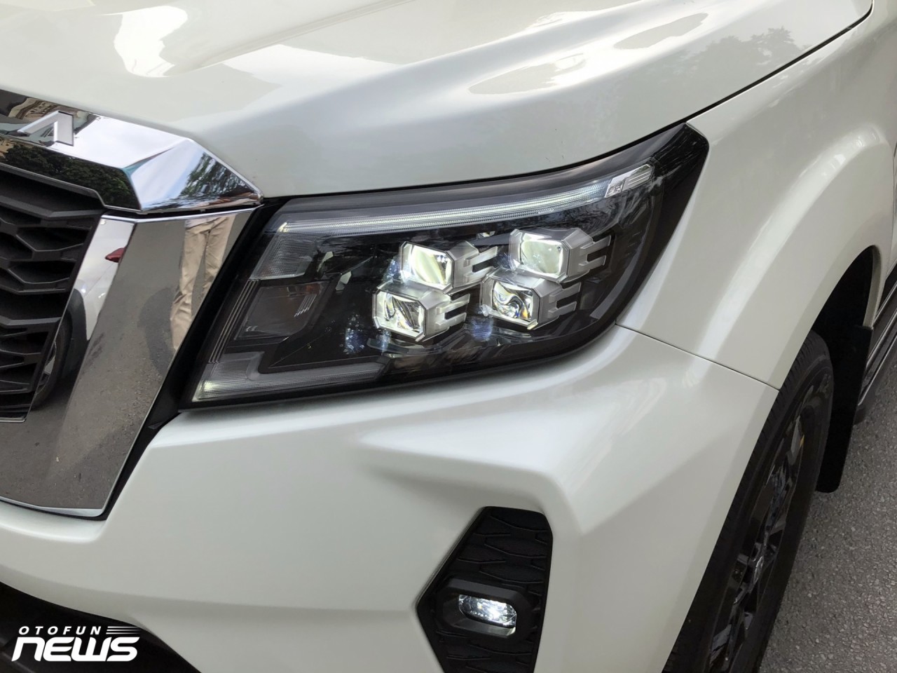 Hình thực tế Nissan Navara mới ra mắt ngoài đời thực