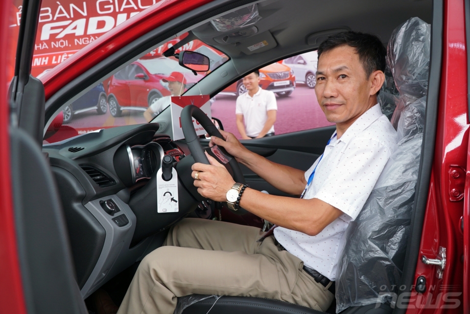 VinFast bàn giao hàng trăm xe Fadil, lập kỷ lục tại Việt Nam