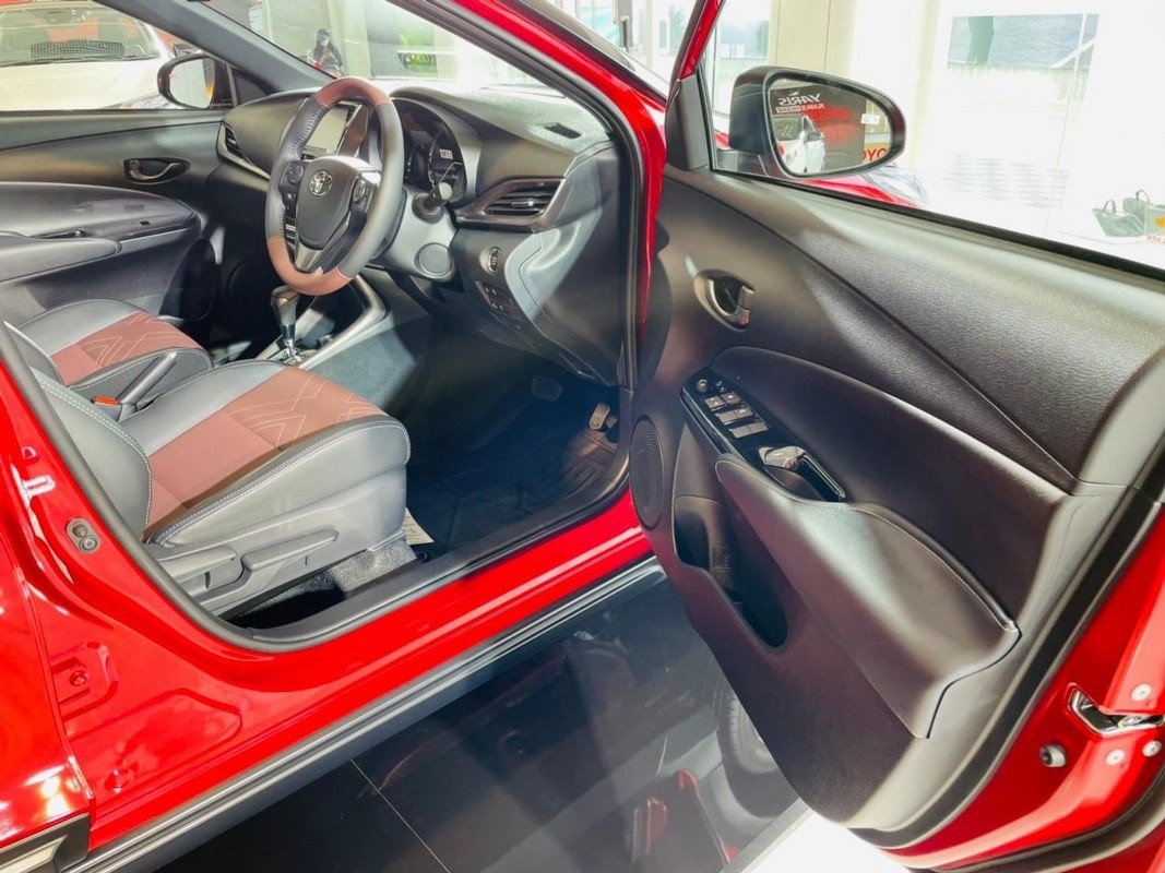 Toyota Yaris gầm cao giá từ 450 triệu tại Thái Lan