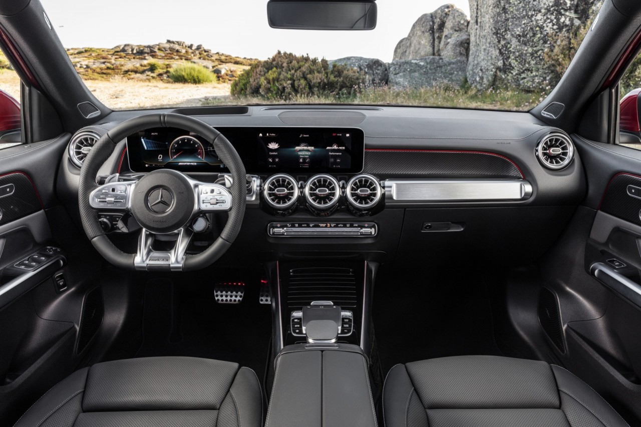 Mercedes-AMG GLB 35 4MATIC có giá 2,69 tỷ đồng