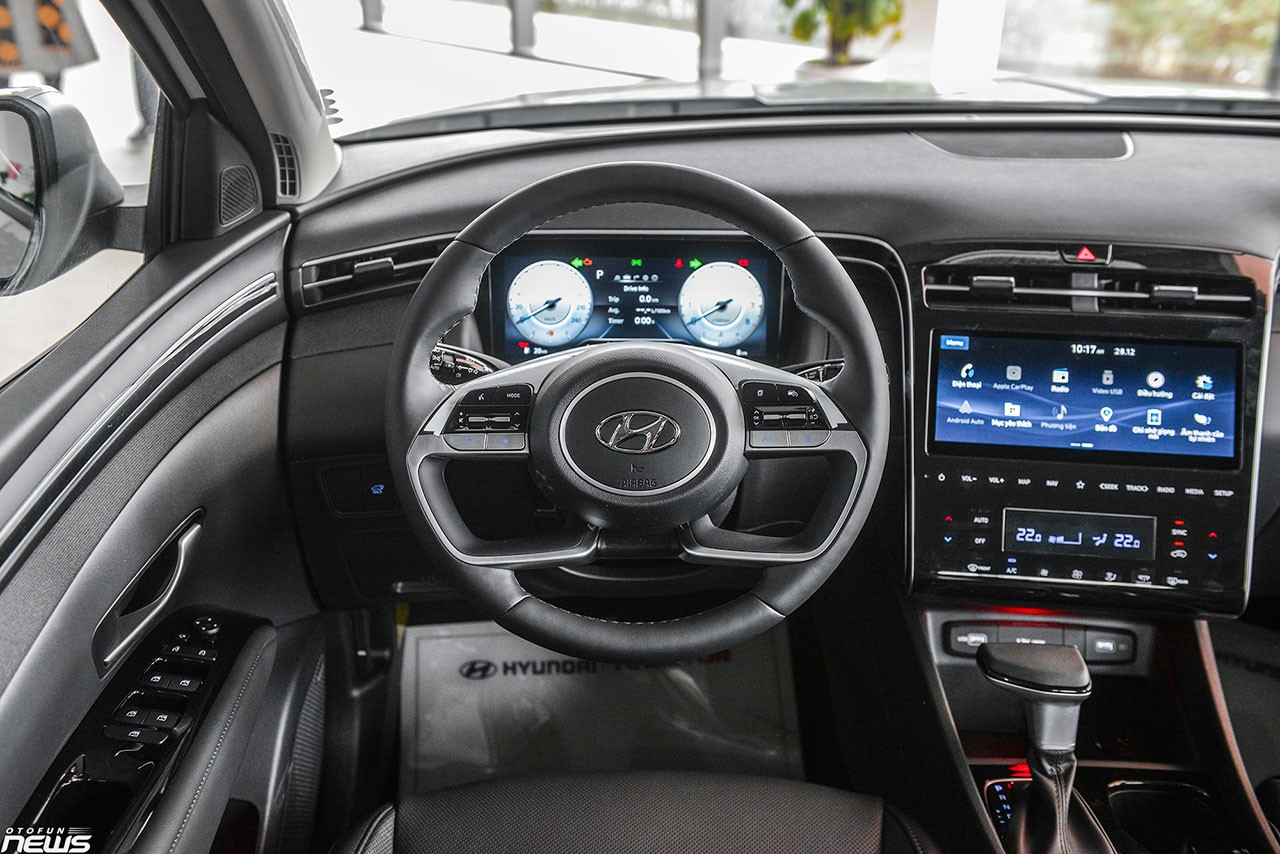 Cận cảnh Hyundai Tucson phiên bản Xăng cao cấp giá 925 triệu