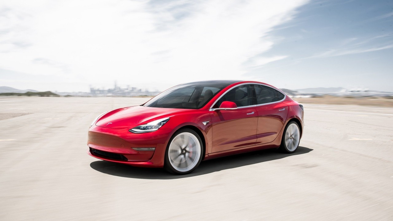 Triệu hồi 6.000 xe điện Tesla tại Mỹ lỗi phanh