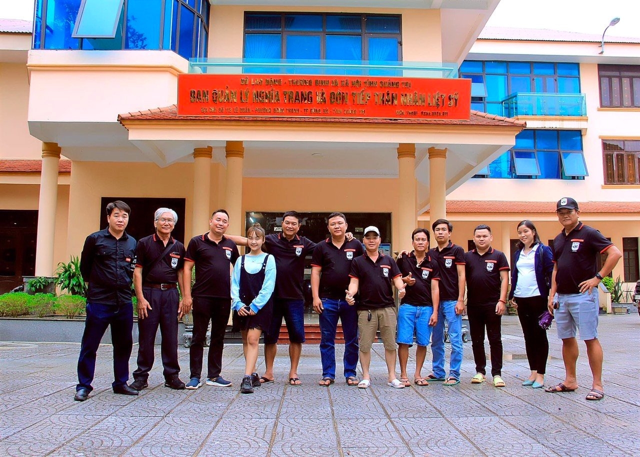 Các thành viên Bình Phước Pickup tham gia chuyến vận chuyển đồ tiếp tế cho người dân tỉnh Quảng Trị 
